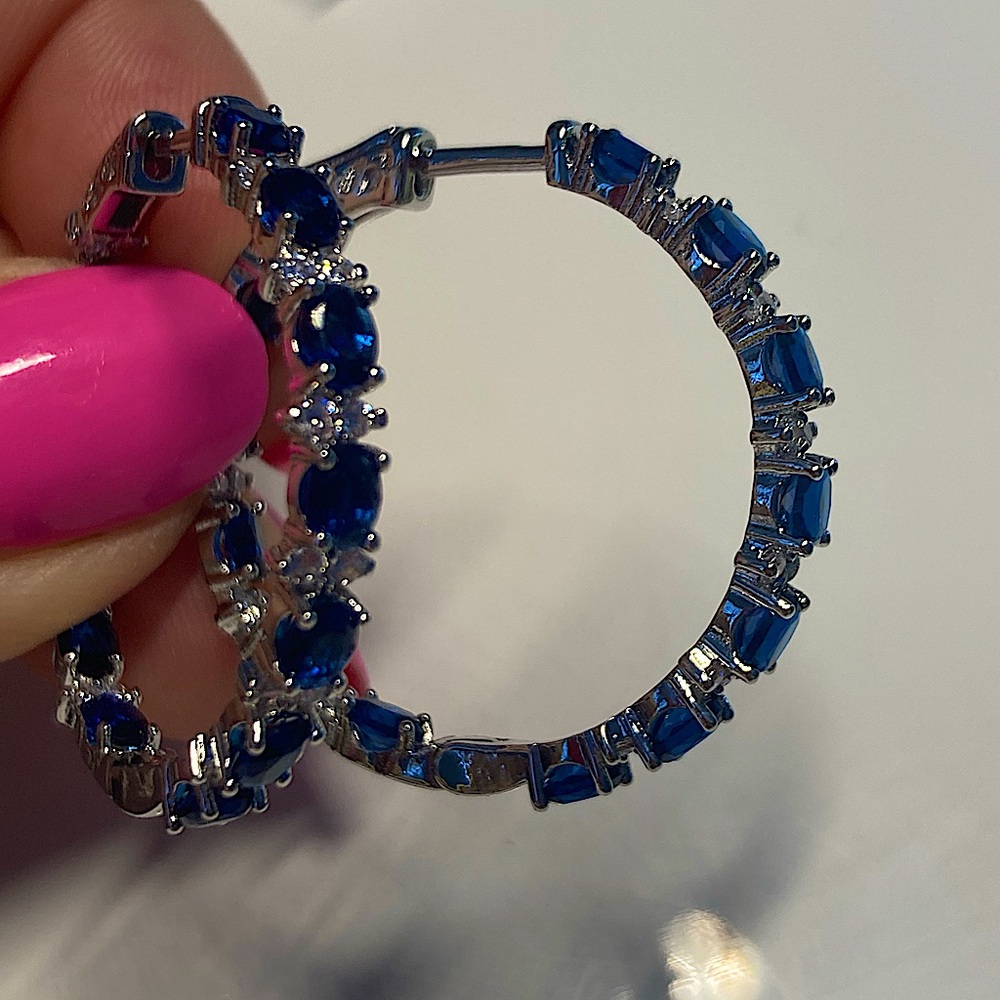 ๐ Big Hoop Sapphire Earrings - Picture 3 of 4